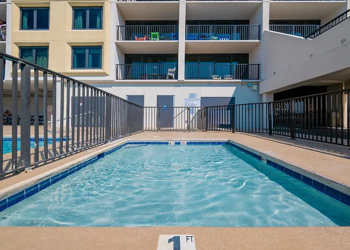 Apartment Island Winds West 178