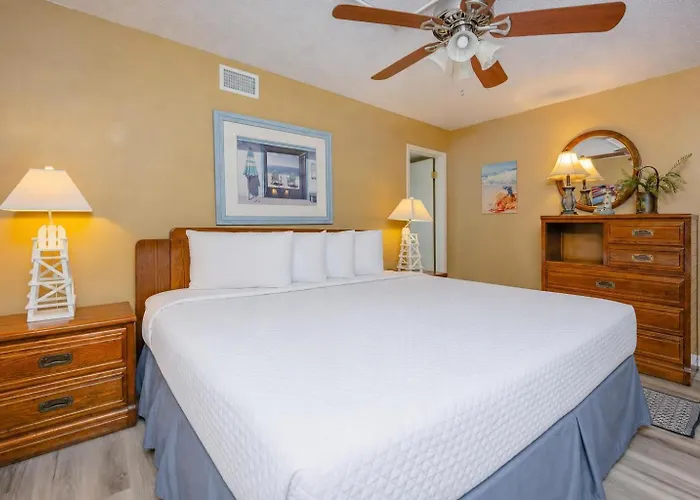 Apartment Island Winds West 178